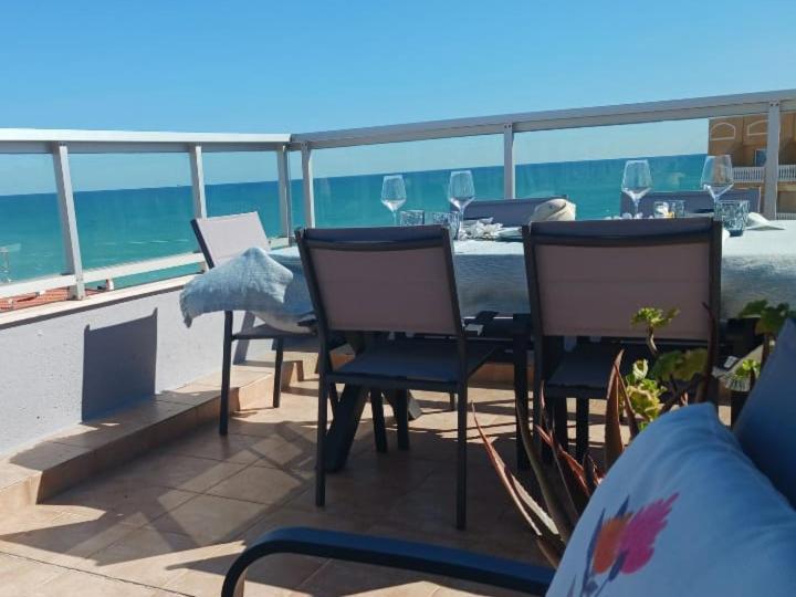 Precioso Atico Frente Al Mar Reformado 2025 Apartment Peniscola Bagian luar foto